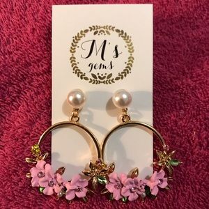 Pearl and Flower Earrings.